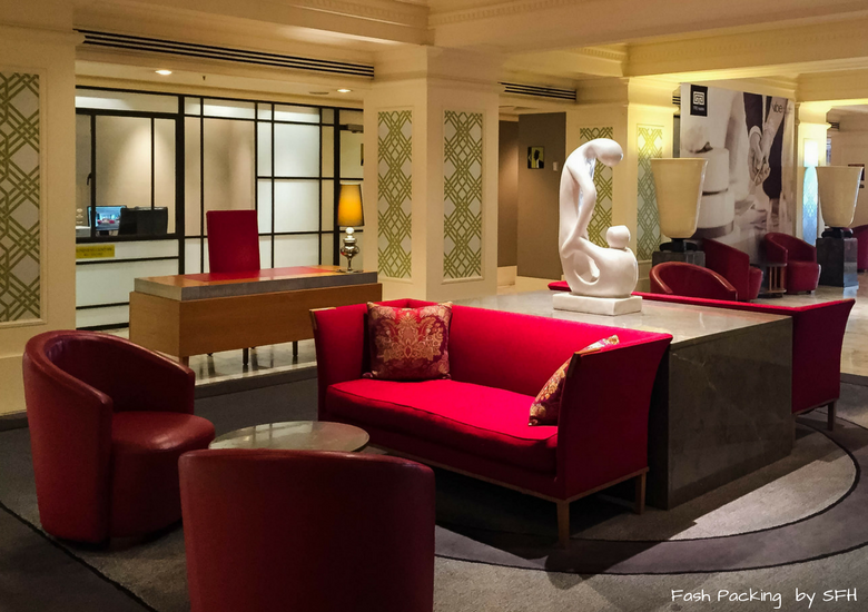 Fash Packing by SFH: Vibe Savoy Melbourne Hotel Review - Lobby