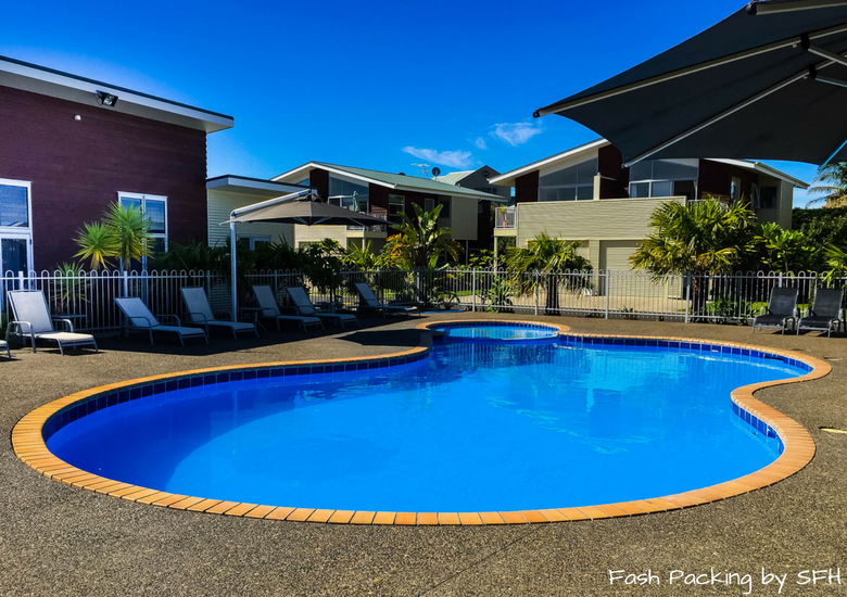 Fash Packing by SFH: Beachside Resort Whitianga New Zealand - Pool