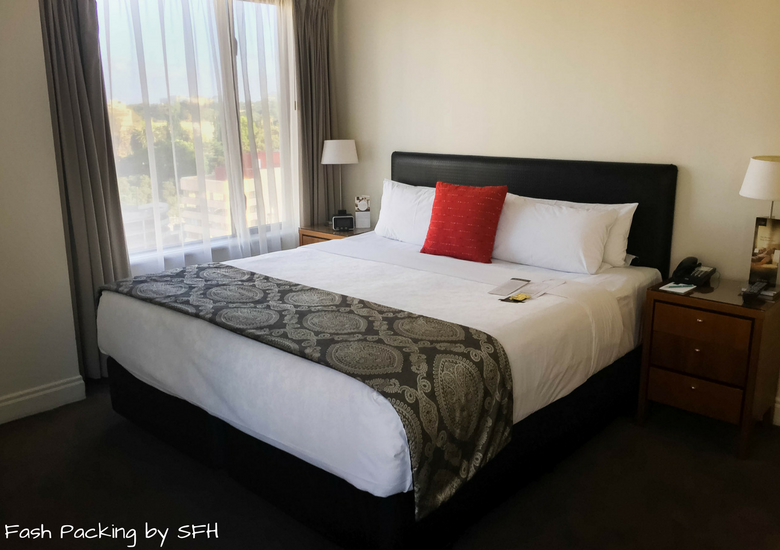 Fash Packing by SFH: CityLife Auckland Review - Bedroom