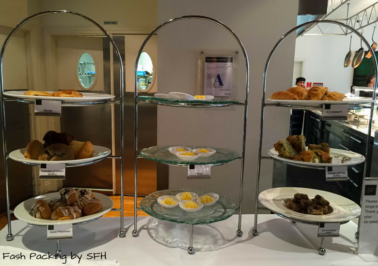 Fash Packing by SFH: CityLife Auckland Review - Breakfast Bakery