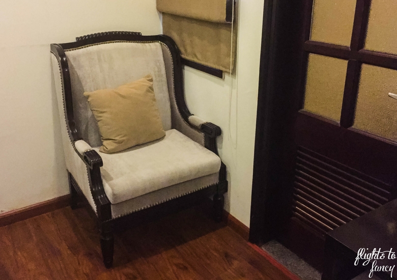 Flights To Fancy: Hanoi Glance Hotel Review - Chair