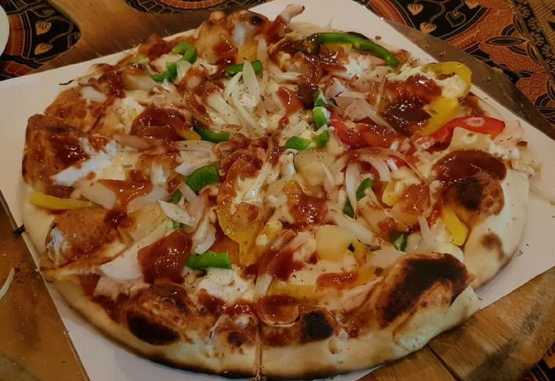 Worlds Best Pizzas: Street Pizza and The Wine Houzz - Chiang Mai Thailand