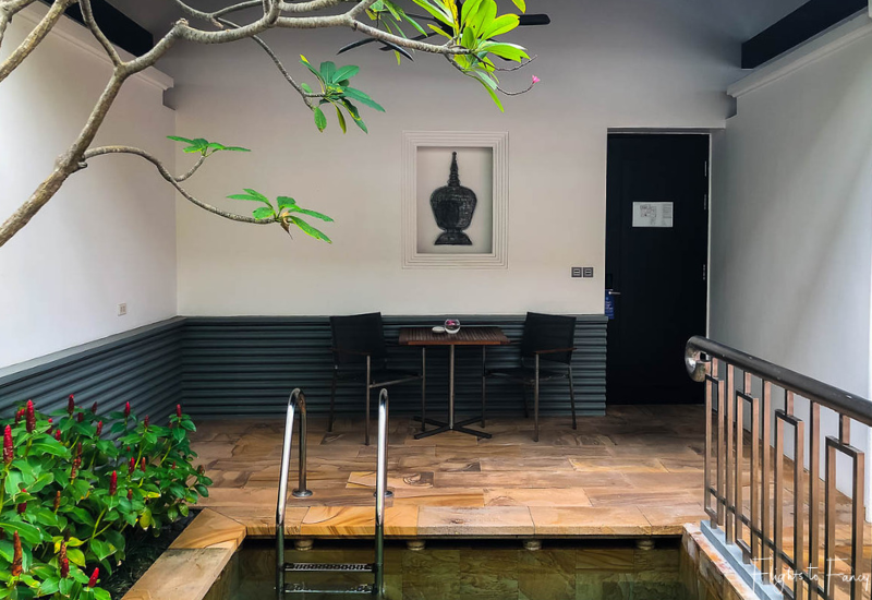 Private courtyard with plunge pool in our luxury villa Siem Reap @ Park Hyatt